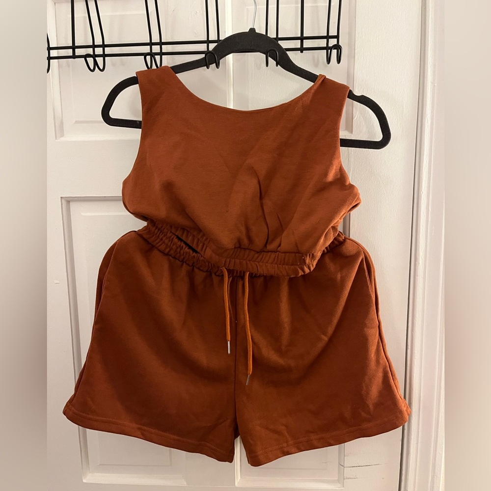 Brown Matching Set!! NEVER WORN!!!
